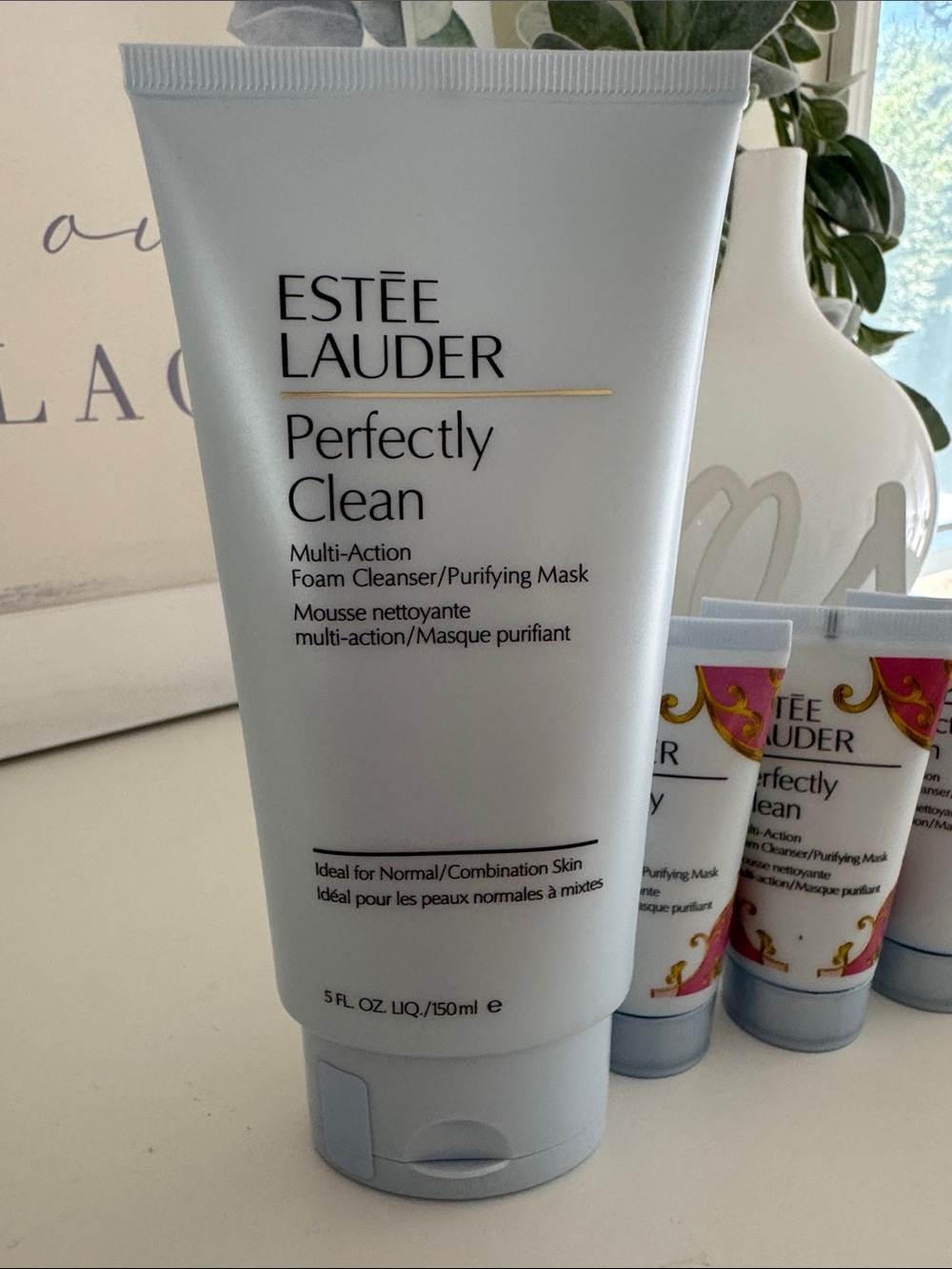 Estee Lauder Perfectly Clean Multi-Action Foam Cleanser - Picture 2 of 6